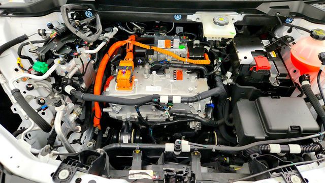 2025 Chevrolet Equinox EV 4dr RS with Convenience Package II and Panoramic Sunroof - 22972411 - 26