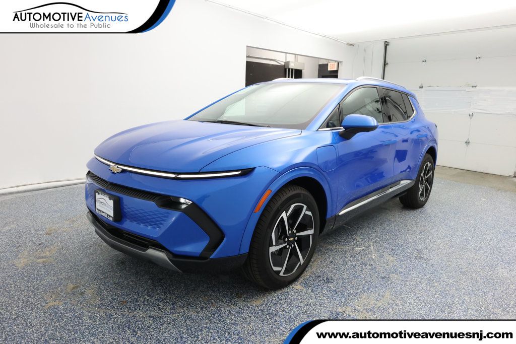 2025 Chevrolet Equinox EV AWD 4dr LT NA *Ltd Avail* - 22937520 | Video 1