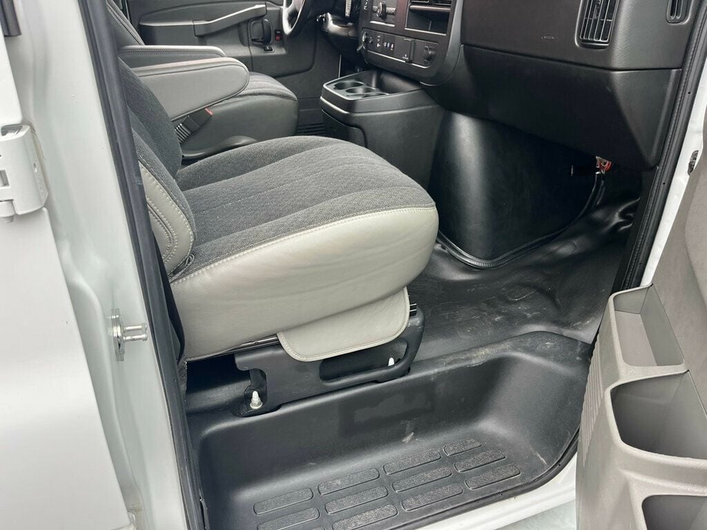 2025 Chevrolet Express Cargo Van Cargo Van Work Van - 23060153 - 10