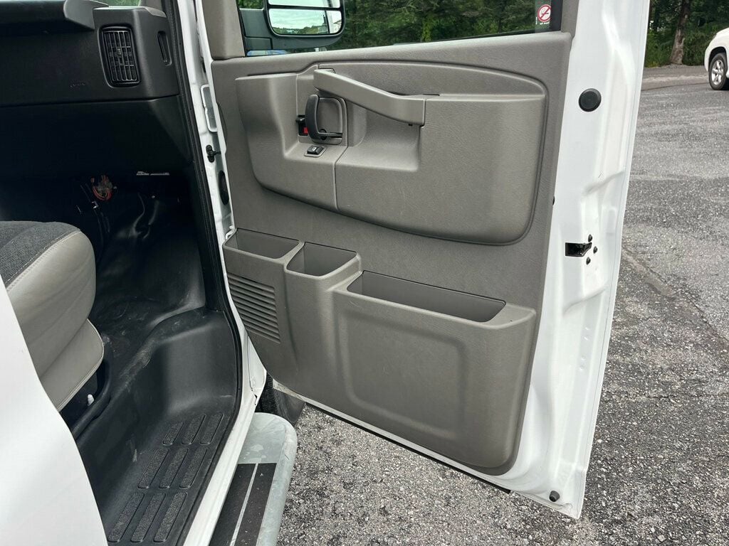 2025 Chevrolet Express Cargo Van Cargo Van Work Van - 23060153 - 11