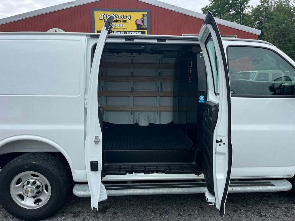 2025 Chevrolet Express Cargo Van Cargo Van Work Van - 23060153 - 17