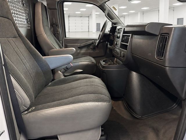 2025 Chevrolet Express Cargo Van RWD 2500 135" - 23093954 - 23
