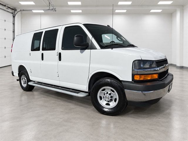 2025 Chevrolet Express Cargo Van RWD 2500 135" - 23093954 - 26