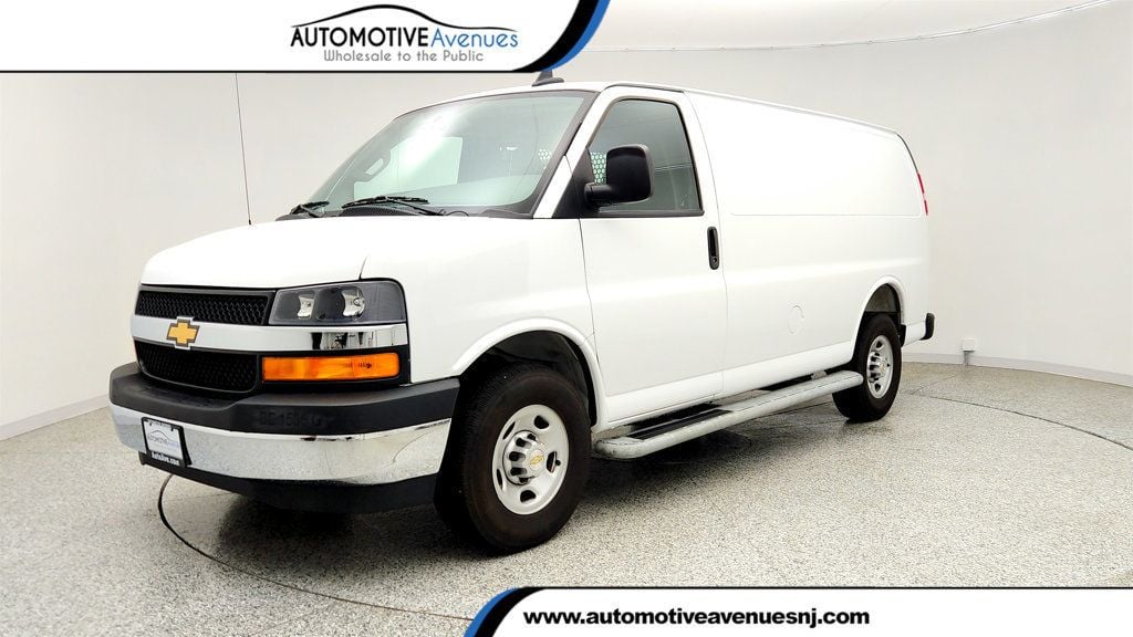 2025 Chevrolet Express Cargo Van RWD 2500 135'' w/ Bulkhead Partition & Cargo Upfit - 23037916 | Video 1