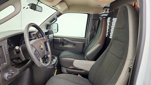 2025 Chevrolet Express Cargo Van RWD 2500 135'' w/ Bulkhead Partition & Cargo Upfit - 23037916 - 17