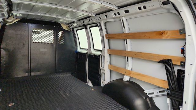 2025 Chevrolet Express Cargo Van RWD 2500 135'' w/ Bulkhead Partition & Cargo Upfit - 23037916 - 20