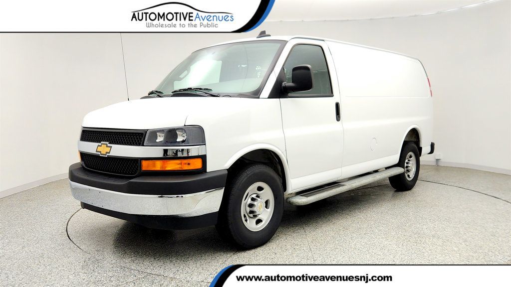2025 Chevrolet Express Cargo Van RWD 2500 135'' w/ Chrome App Pkg & Cruise Control - 23038153 | Video 1