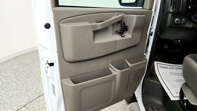 2025 Chevrolet Express Cargo Van RWD 2500 135'' w/ Chrome App Pkg & Cruise Control - 23038153 - 9