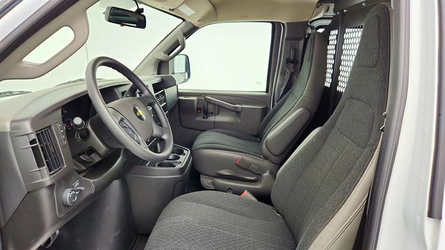 2025 Chevrolet Express Cargo Van RWD 2500 135'' w/ Chrome App Pkg & Cruise Control - 23038153 - 15