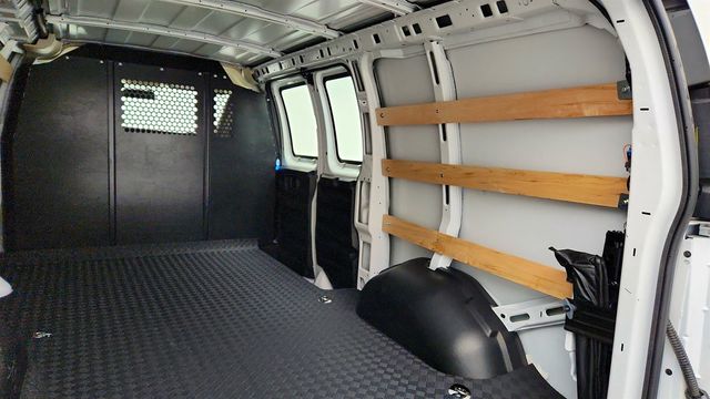 2025 Chevrolet Express Cargo Van RWD 2500 135'' w/ Chrome App Pkg & Cruise Control - 23038153 - 18