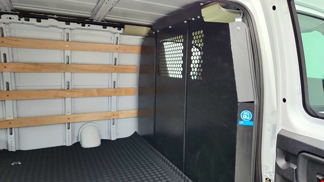 2025 Chevrolet Express Cargo Van RWD 2500 135'' w/ Chrome App Pkg & Cruise Control - 23038153 - 22