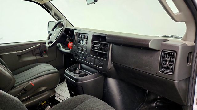 2025 Chevrolet Express Cargo Van RWD 2500 135'' w/ Chrome App Pkg & Cruise Control - 23038153 - 24