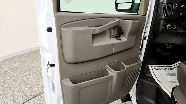 2025 Chevrolet Express Cargo Van RWD 2500 135'' w/ Chrome App Pkg & Cruise Control - 23038249 - 9