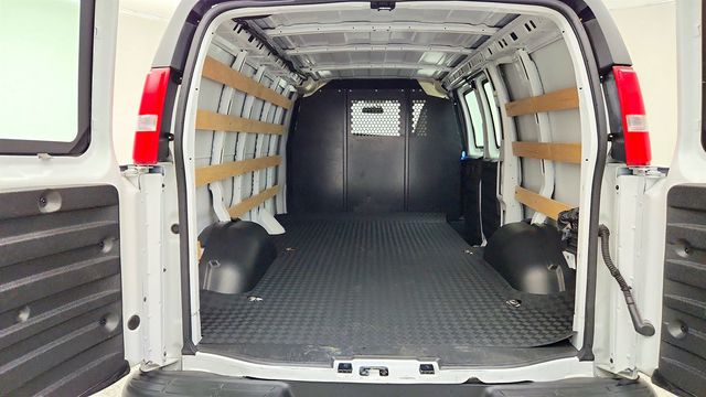 2025 Chevrolet Express Cargo Van RWD 2500 135'' w/ Chrome App Pkg & Cruise Control - 23038249 - 18