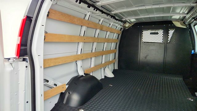 2025 Chevrolet Express Cargo Van RWD 2500 135'' w/ Chrome App Pkg & Cruise Control - 23038249 - 19