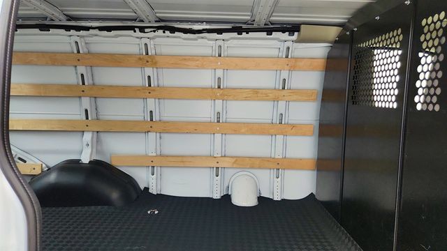 2025 Chevrolet Express Cargo Van RWD 2500 135'' w/ Chrome App Pkg & Cruise Control - 23038249 - 23