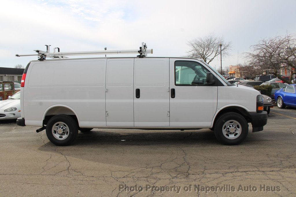 2025 CHEVROLET EXPRESS - Image 3
