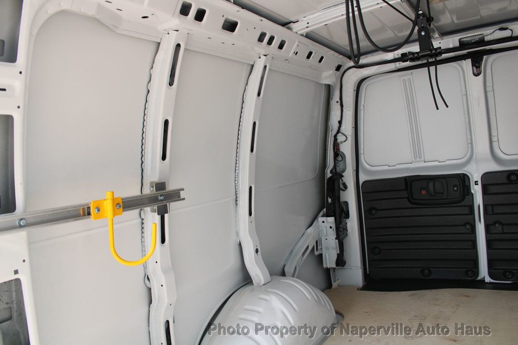 2025 CHEVROLET EXPRESS - Image 30