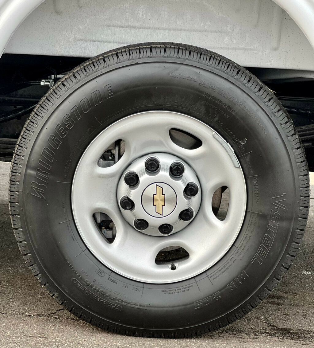 2025 Chevrolet Express Cargo Van RWD 2500 155" - 22958000 - 18