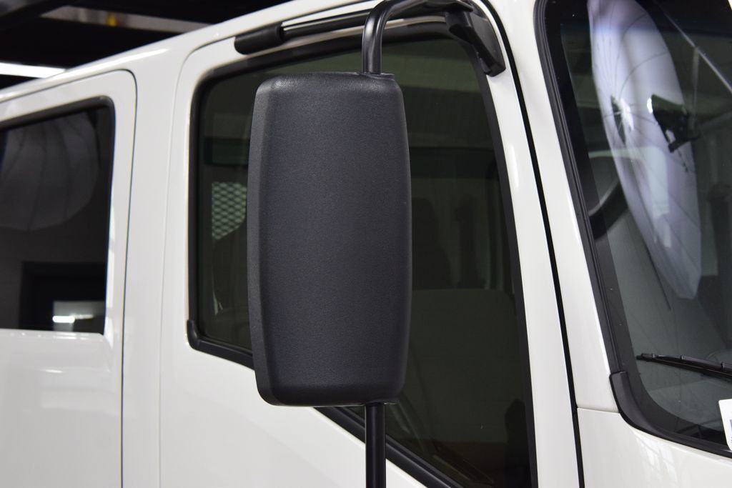 2025 Chevrolet Low Cab Forward 5500 XD 5500XD CREW * 5.2 DIESEL * CONCRETE BODY * 1 OWNER - 22995476 - 9