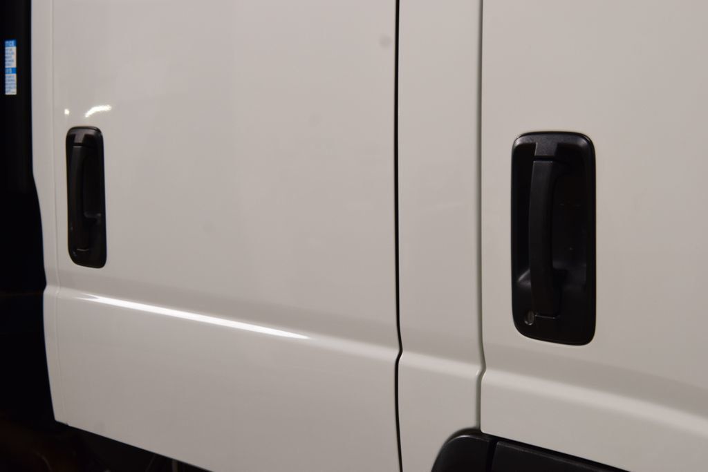 2025 Chevrolet Low Cab Forward 5500 XD 5500XD CREW * 5.2 DIESEL * CONCRETE BODY * 1 OWNER - 22995476 - 10