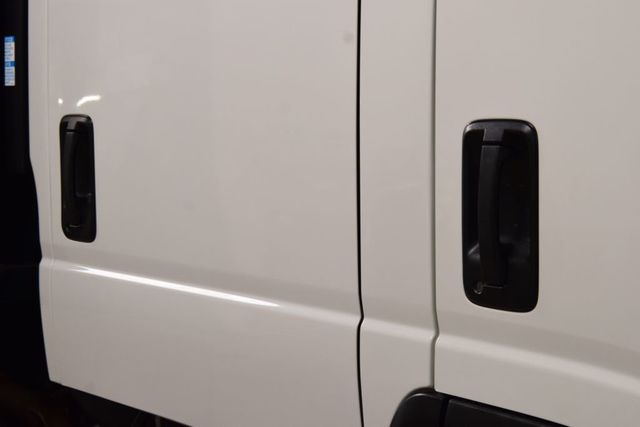 2025 Chevrolet Low Cab Forward 5500 XD 5500XD CREW * 5.2 DIESEL * CONCRETE BODY * 1 OWNER - 22995476 - 10