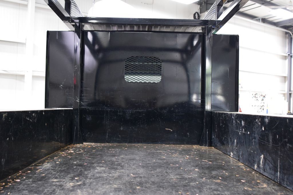 2025 Chevrolet Low Cab Forward 5500 XD 5500XD CREW * 5.2 DIESEL * CONCRETE BODY * 1 OWNER - 22995476 - 14