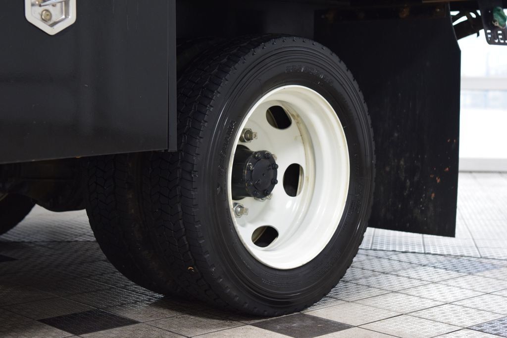 2025 Chevrolet Low Cab Forward 5500 XD 5500XD CREW * 5.2 DIESEL * CONCRETE BODY * 1 OWNER - 22995476 - 16