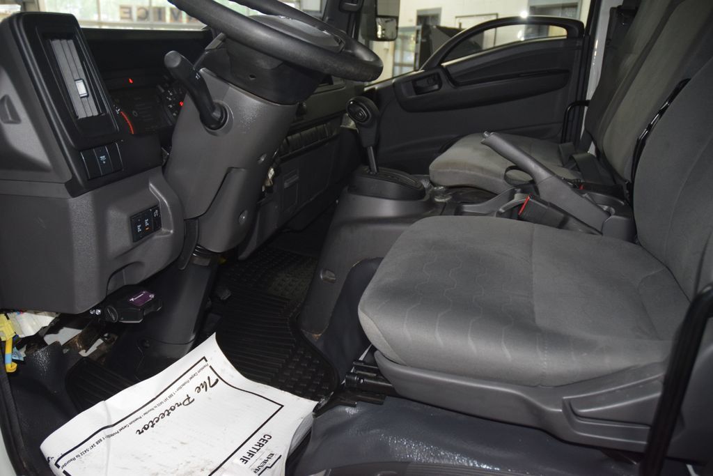 2025 Chevrolet Low Cab Forward 5500 XD 5500XD CREW * 5.2 DIESEL * CONCRETE BODY * 1 OWNER - 22995476 - 25