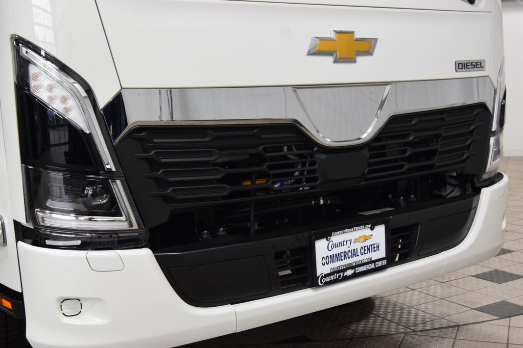 2025 Chevrolet Low Cab Forward 5500 XD 5500XD CREW * 5.2 DIESEL * CONCRETE BODY * 1 OWNER - 22995476 - 6