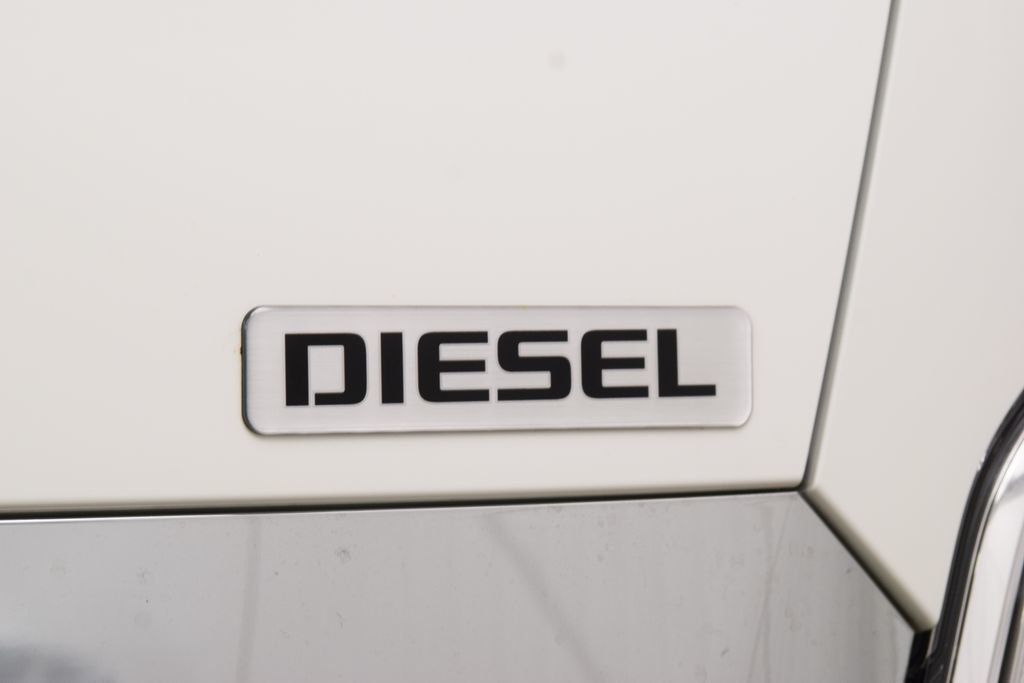 2025 Chevrolet Low Cab Forward 5500 XD 5500XD CREW * 5.2 DIESEL * CONCRETE BODY * 1 OWNER - 22995476 - 7