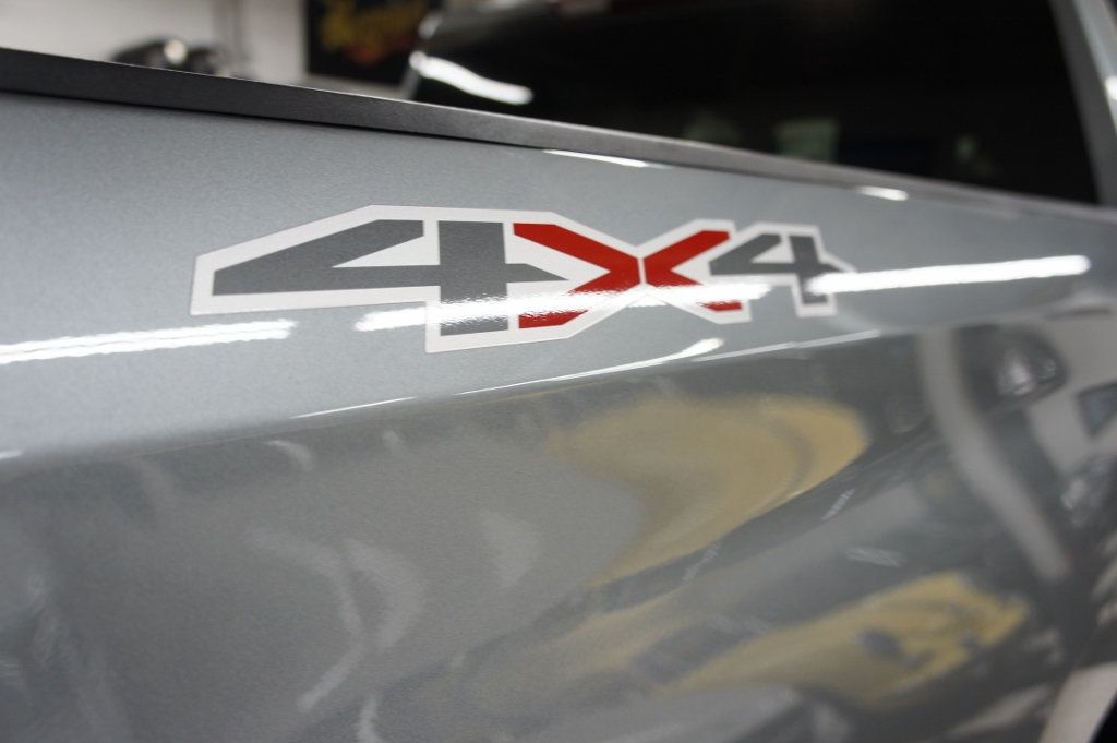 2025 Chevrolet Silverado 1500 1-Owner, 4x4 - 22938903 - 17