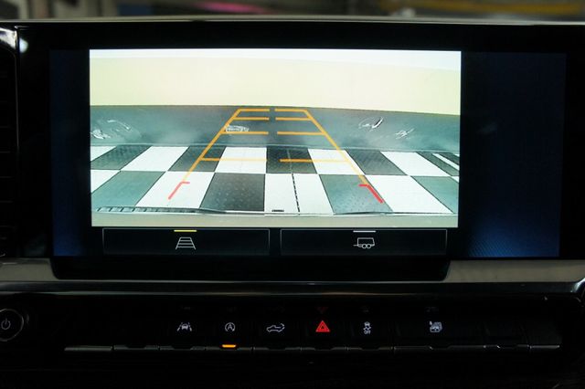 2025 Chevrolet Silverado 1500 1-Owner, 4x4 - 22938903 - 28