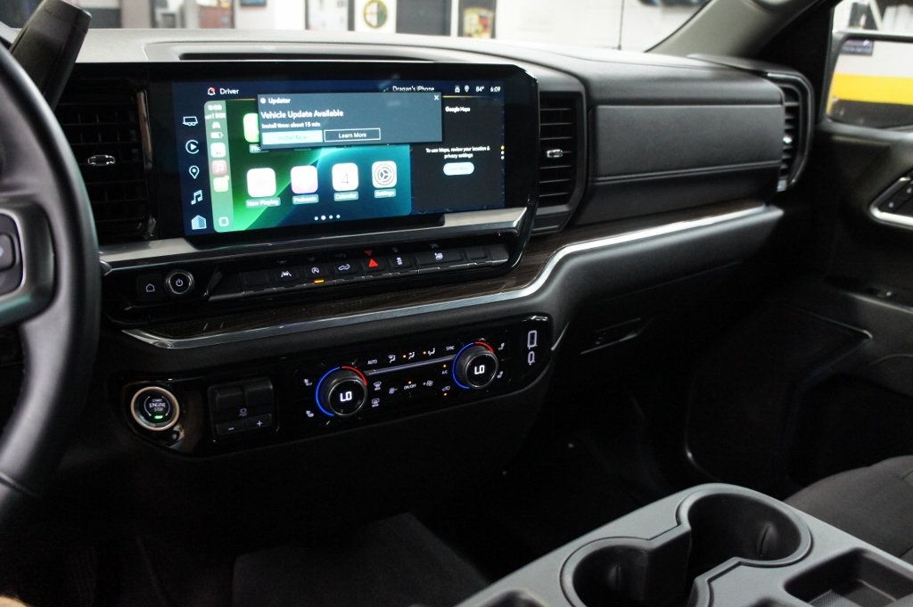 2025 Chevrolet Silverado 1500 1-Owner, 4x4 - 22938903 - 30