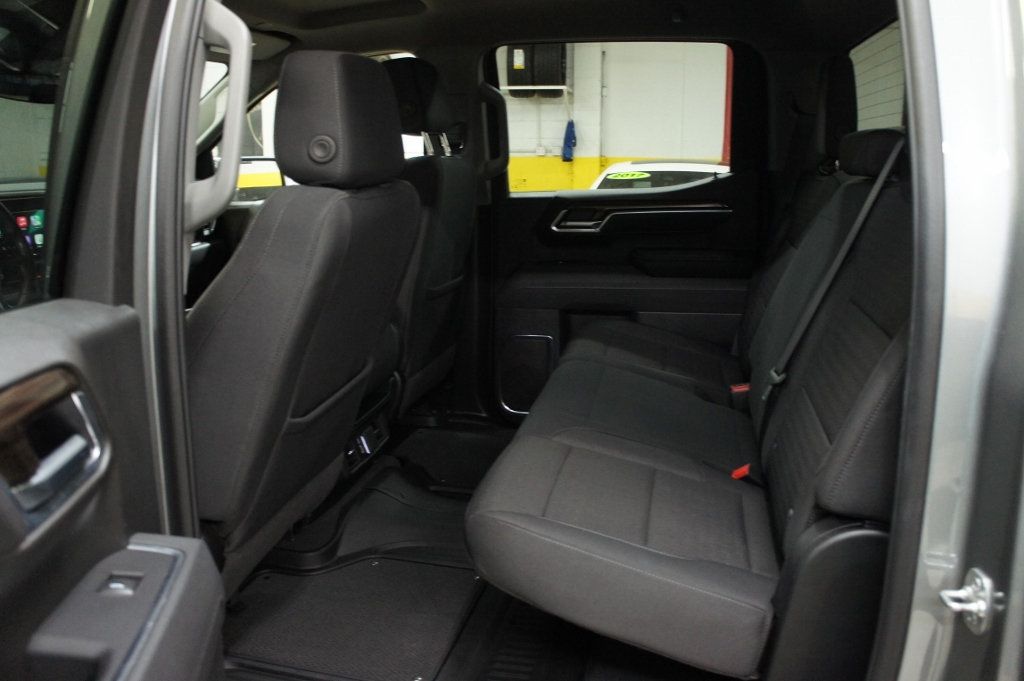 2025 Chevrolet Silverado 1500 1-Owner, 4x4 - 22938903 - 31