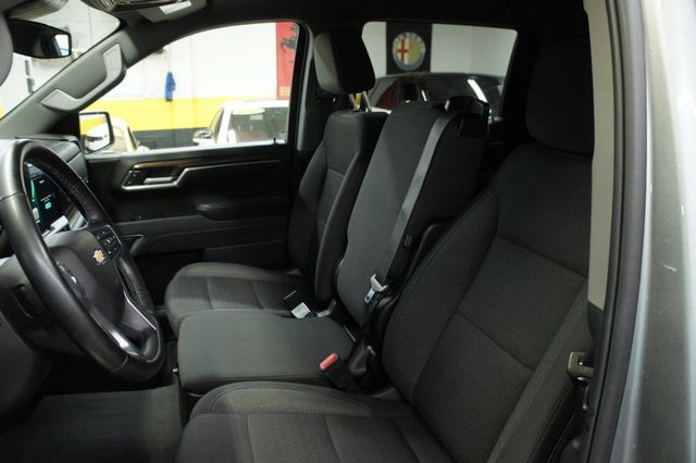 2025 Chevrolet Silverado 1500 1-Owner, 4x4 - 22938903 - 33