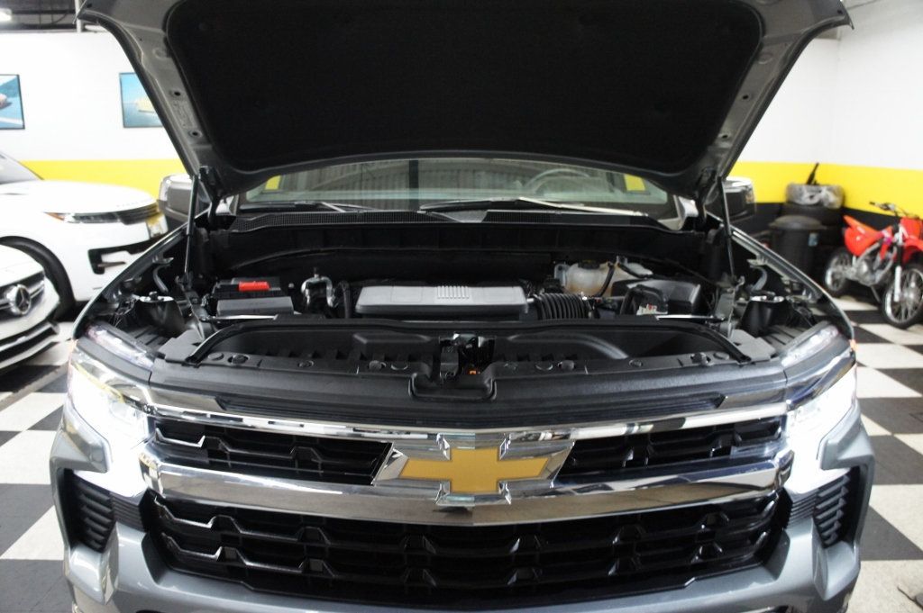 2025 Chevrolet Silverado 1500 1-Owner, 4x4 - 22938903 - 39