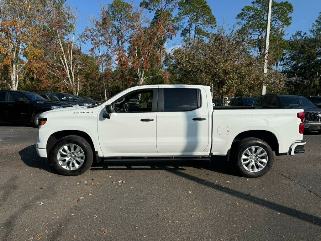 2025 Chevrolet Silverado 1500 Custom photo 2