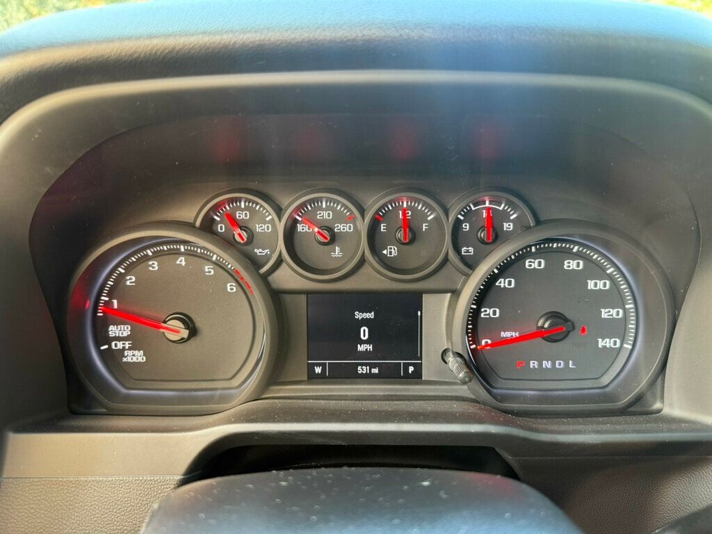 2025 Chevrolet Silverado 1500 Custom photo 4