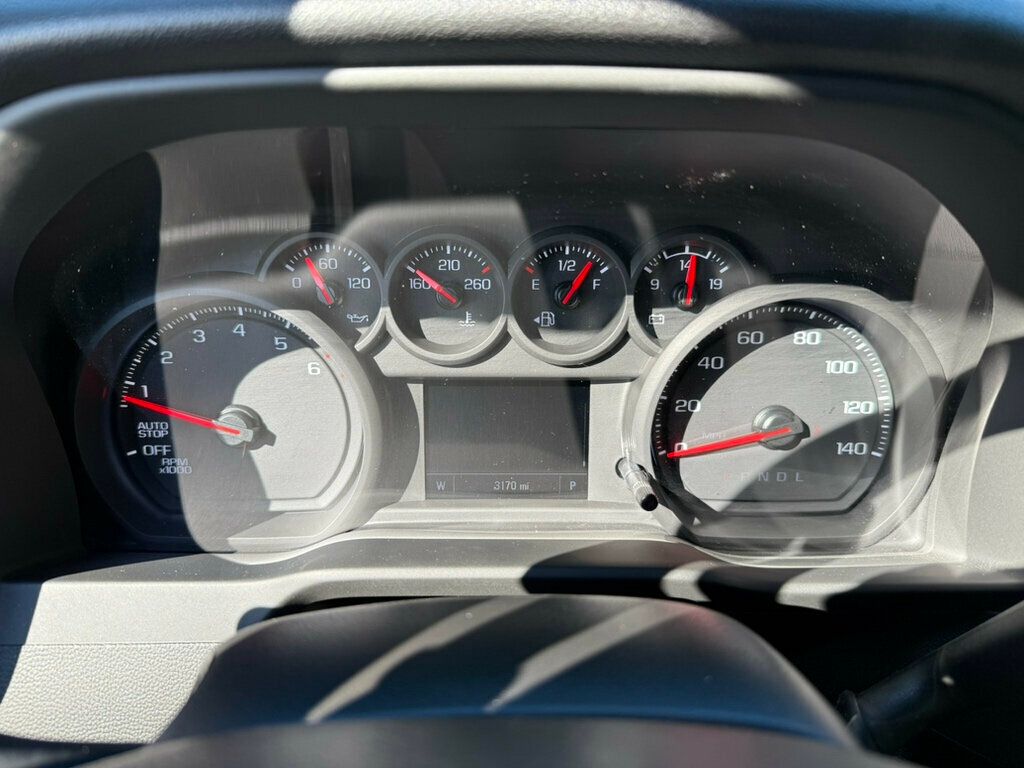 2025 Chevrolet Silverado 1500 Custom photo 4