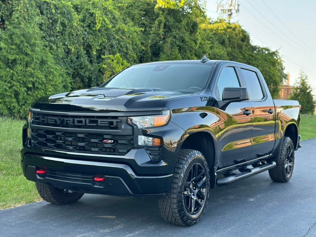2025 Chevrolet Silverado 1500 Custom Trail Boss photo 2