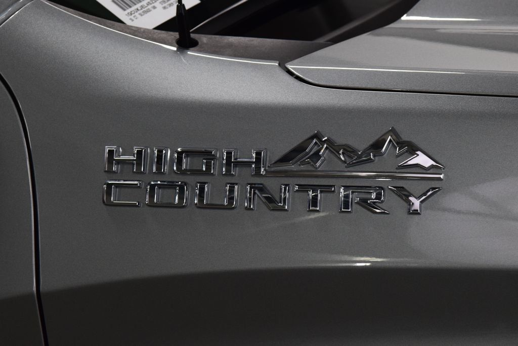 2025 Chevrolet Silverado 1500 4WD Crew Cab 147" High Country - 23048101 - 17