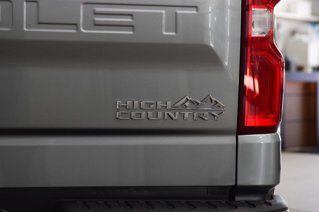 2025 Chevrolet Silverado 1500 4WD Crew Cab 147" High Country - 23048101 - 25