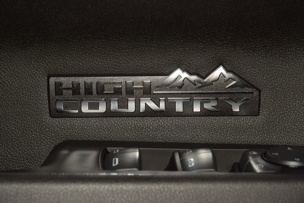 2025 Chevrolet Silverado 1500 4WD Crew Cab 147" High Country - 23048101 - 52
