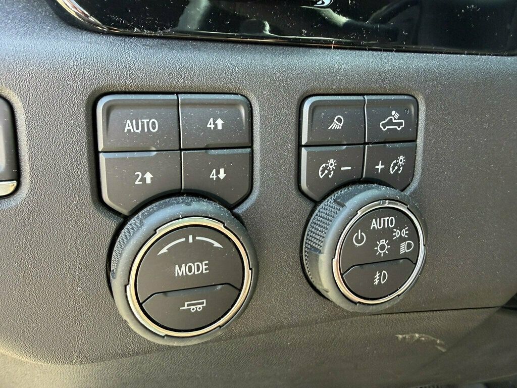 2025 Chevrolet Silverado 1500 4WD Crew Cab 147" High Country - 23070826 - 41