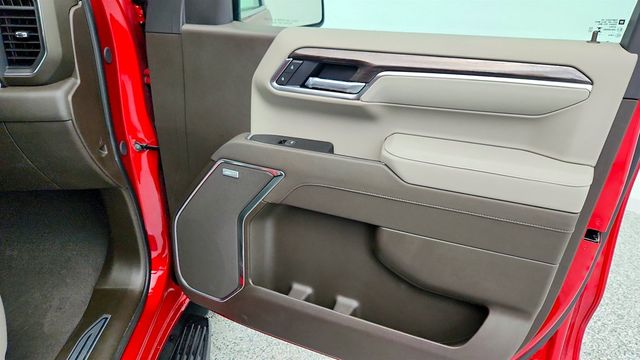 2025 Chevrolet Silverado 1500 4WD Crew Cab 147'' LTZ with Premium & Technology Packages - 22971174 - 25