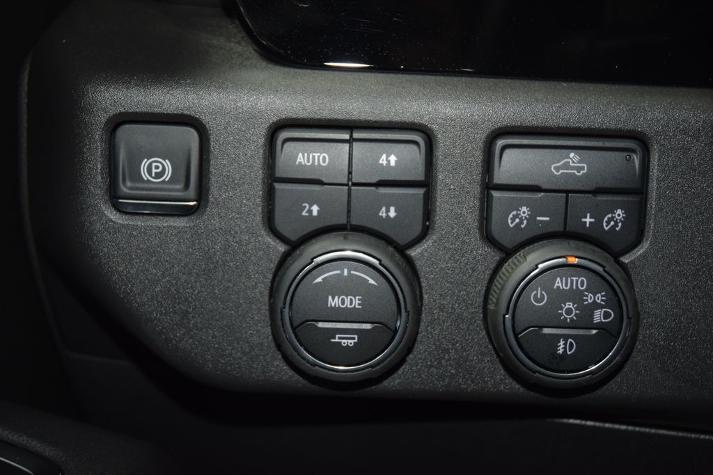 2025 Chevrolet Silverado 1500 4WD Crew Cab 147" RST - 22995973 - 36