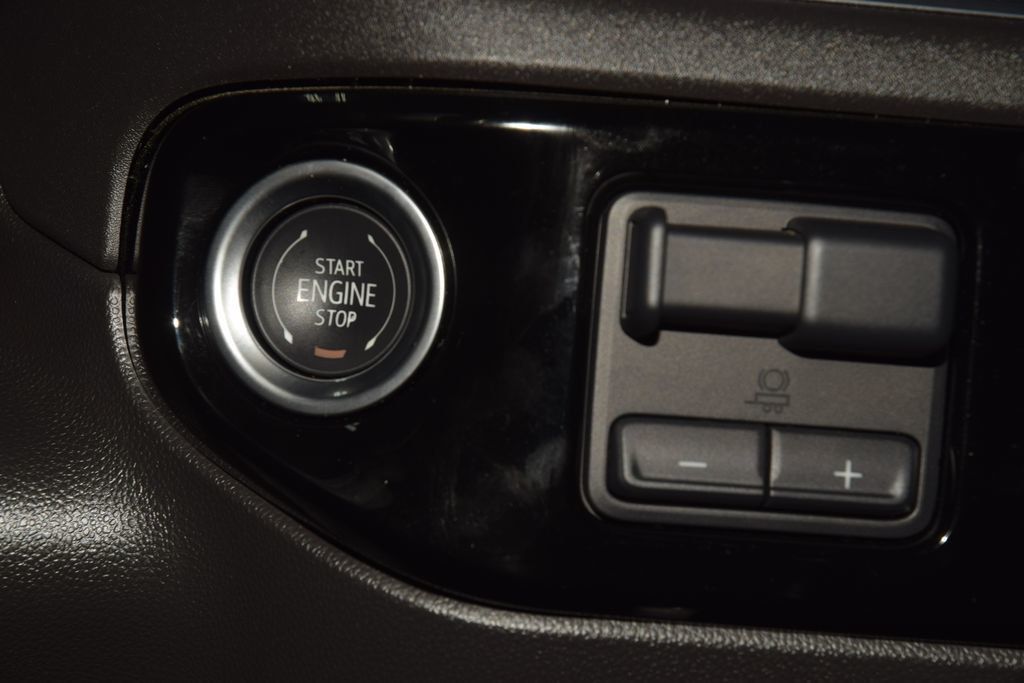 2025 Chevrolet Silverado 1500 4WD Crew Cab 147" RST - 23074797 - 37