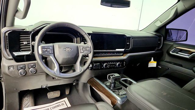 2025 Chevrolet Silverado 1500 4WD Crew Cab 147'' RST with EcoTec3 V8 & Convenience Package II - 22967887 - 10