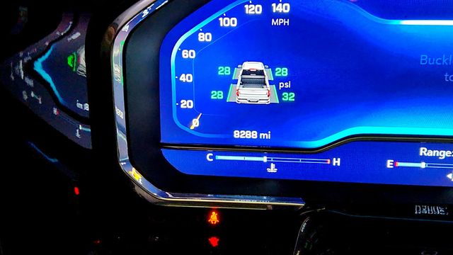 2025 Chevrolet Silverado 1500 4WD Crew Cab 147'' RST with EcoTec3 V8 & Convenience Package II - 22967887 - 13